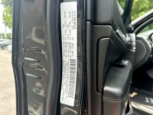 Used 2019 Jeep Grand Cherokee Limited image 39