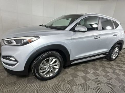 Used 2017 Hyundai Tucson SE Plus AWD/4WD image 7