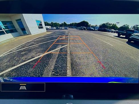 Used 2025 Chevrolet Blazer LT image 7