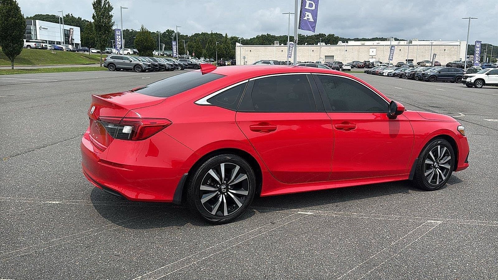 Used 2023 Honda Civic EX image 5