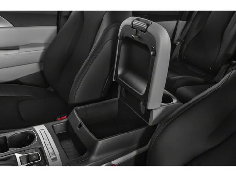Used 2023 Kia Carnival LX FWD image 9