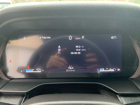 Used 2024 Jeep Grand Cherokee Altitude AWD/4WD image 19