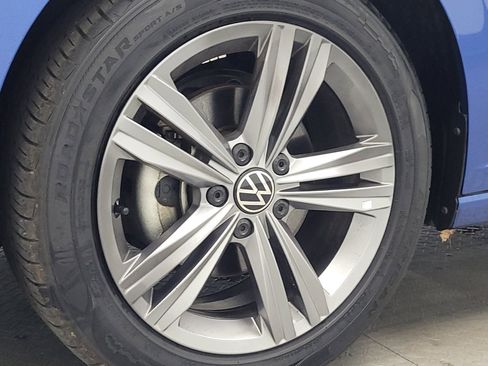 Used 2024 Volkswagen Jetta SE FWD image 31