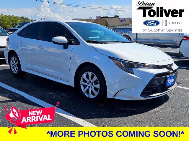 Used 2024 Toyota Corolla LE FWD image 1