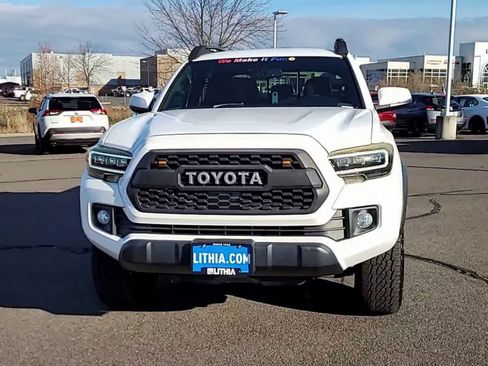 Used 2019 Toyota Tacoma TRD Off-Road w/ Technology Package AWD/4WD image 3