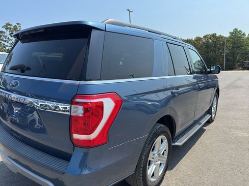 Used 2018 Ford Expedition XLT w/ Equipment Group 202A RWD image 5
