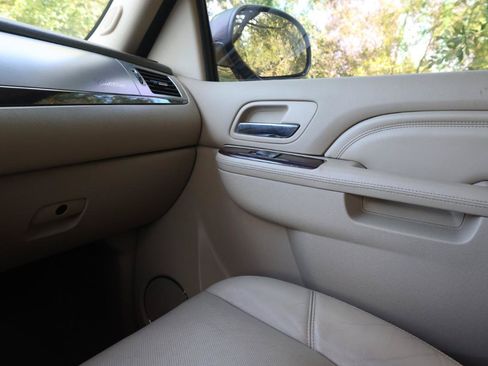 Used 2012 Cadillac Escalade ESV Premium AWD/4WD image 15