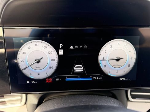 New 2025 Hyundai Elantra Limited image 6