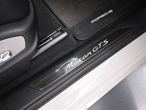 Certified 2023 Porsche Macan GTS image 32