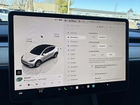 Used 2022 Tesla Model Y Long Range AWD/4WD image 21