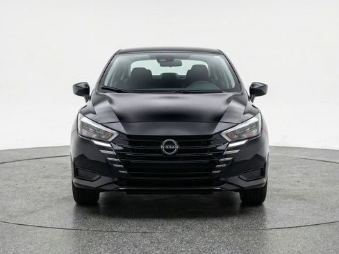 Used 2025 Nissan Versa SV FWD image 2