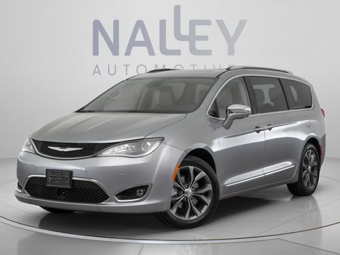 Used 2018 Chrysler Pacifica Limited FWD image 10