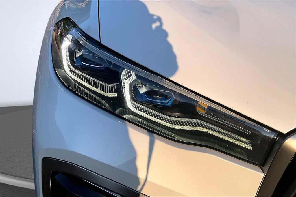 Used 2021 BMW X7 M50i AWD/4WD image 33