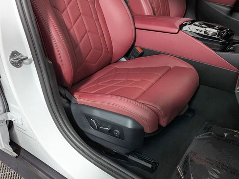 Used 2025 BMW 530i xDrive image 26