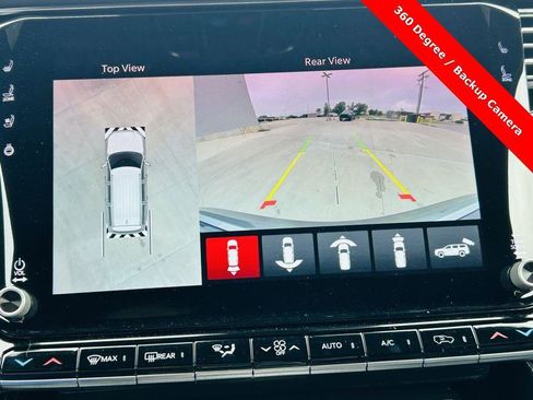 New 2024 Jeep Grand Wagoneer L 4WD w/ Convenience Group III image 14