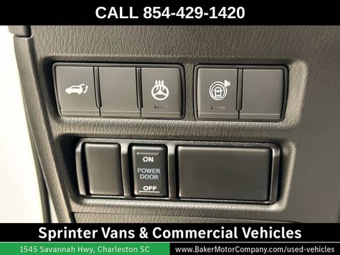 Used 2024 Nissan Armada Platinum w/ Captain's Chairs Package RWD image 11