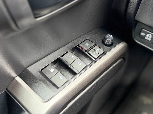 Used 2020 Toyota Tacoma SR5 image 20