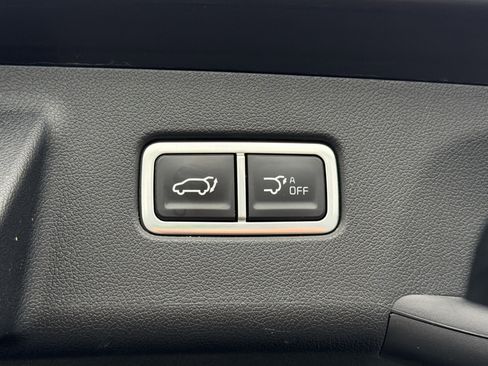 Used 2025 Kia Sorento SX image 19