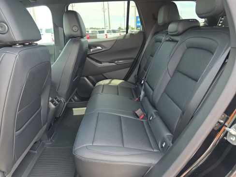 New 2026 Chevrolet Equinox LT w/ Convenience Package II FWD image 11