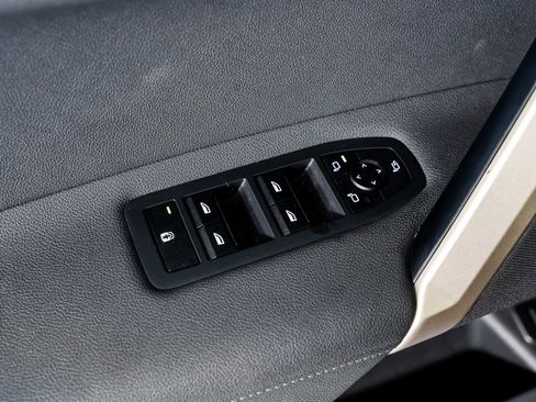 Used 2024 BMW iX M60 image 53