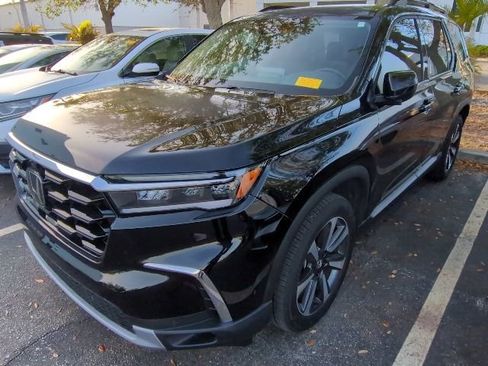 Used 2025 Honda Pilot Elite image 9