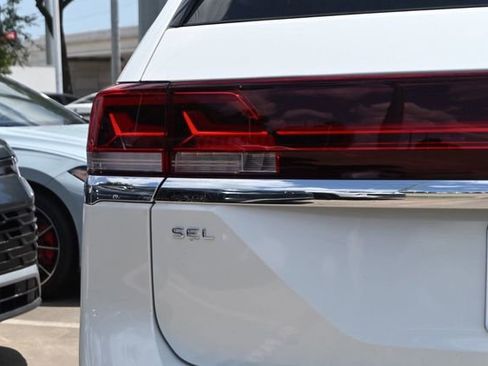 New 2025 Volkswagen Atlas SEL image 5