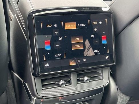 New 2026 Cadillac Vistiq Sport image 17