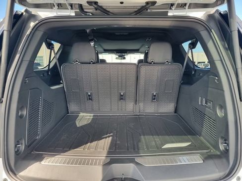 New 2026 Chevrolet Suburban Premier w/ Sun And Tow Package AWD/4WD image 34