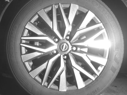 Used 2025 Nissan Altima 2.5 SV FWD image 12