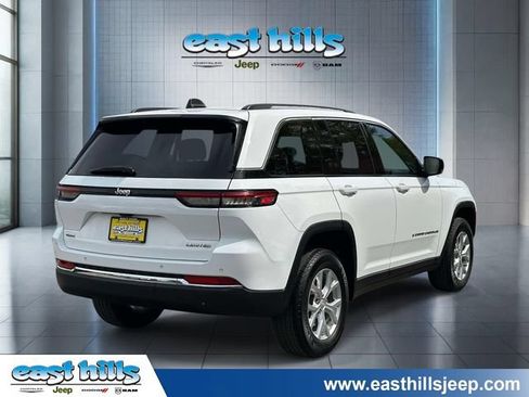 Certified 2023 Jeep Grand Cherokee Limited AWD/4WD image 3