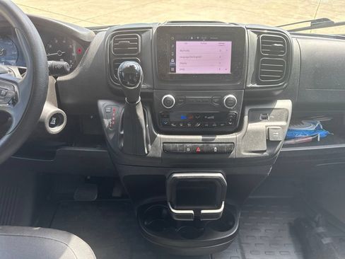 Used 2025 RAM ProMaster 2500 w/ Convenience Group FWD image 20