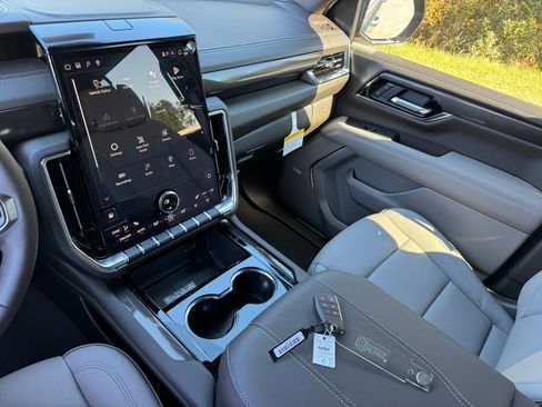 New 2026 GMC Yukon Elevation image 31