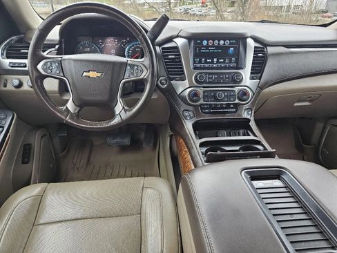 Used 2018 Chevrolet Suburban Premier image 11