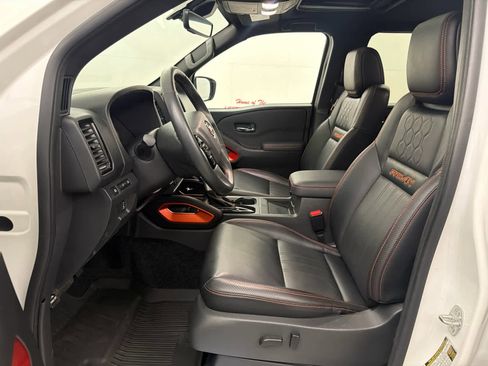 Used 2023 Nissan Frontier PRO-4X w/ Pro-4X Premium Package AWD/4WD image 14