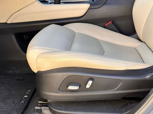 Used 2019 Cadillac XT5 FWD image 26