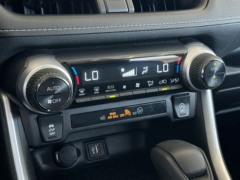 Used 2024 Toyota RAV4 XLE FWD image 18