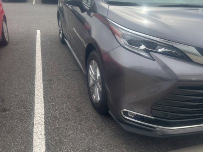 Used 2023 Toyota Sienna Platinum