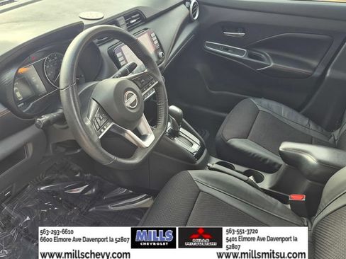 Used 2023 Nissan Versa SR w/ Trunk Package FWD image 10