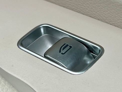 Certified 2025 Mercedes-Benz GLE 350 4MATIC image 39