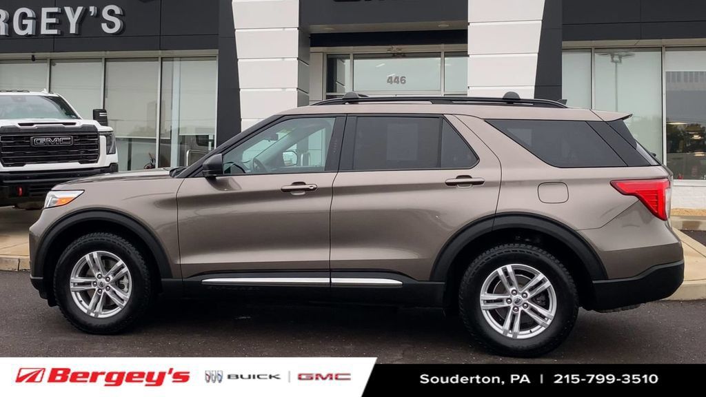 Used 2021 Ford Explorer XLT w/ Class III Trailer Tow Package AWD/4WD image 6