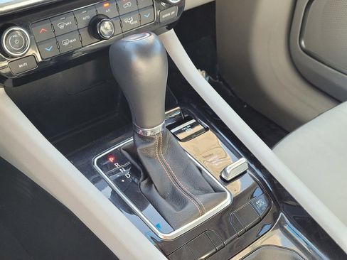 Used 2022 Jeep Compass Limited w/ Mopar Graphics Package image 26