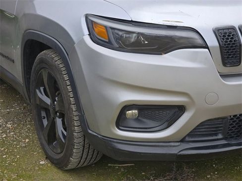 Used 2020 Jeep Cherokee Latitude Plus image 4