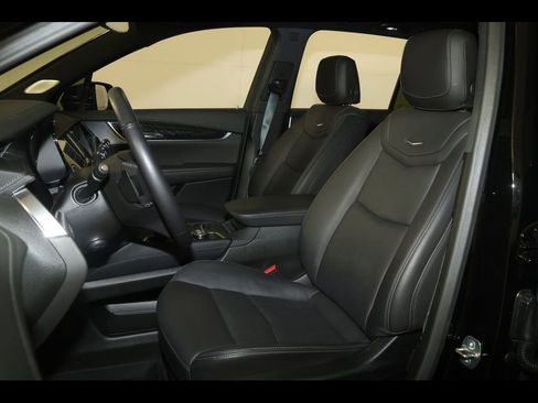 Used 2025 Cadillac XT6 Premium Luxury w/ LPO, Floor Liner Package image 26