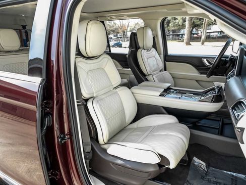 Used 2024 Lincoln Navigator Black Label AWD/4WD image 38