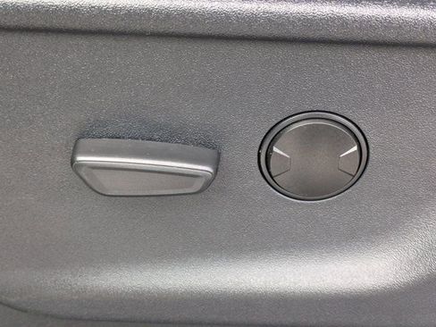 Used 2023 Ford F150 Lightning XLT image 18