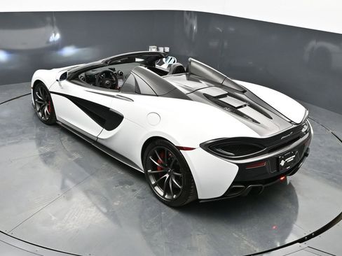 Used 2019 McLaren 570S Spider image 43