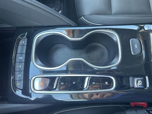 Used 2023 Buick Envision Essence image 28