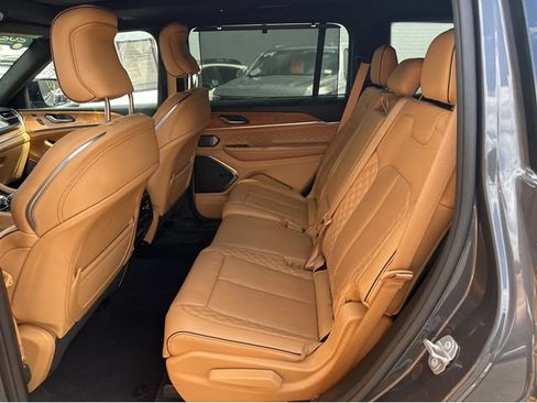 Used 2023 Jeep Grand Cherokee L Summit AWD/4WD image 8