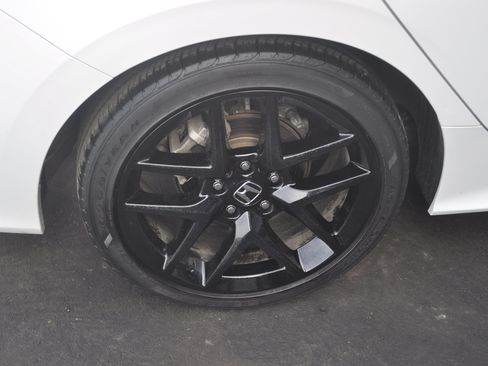 Used 2023 Honda Civic Sport image 9