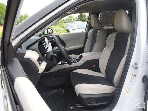 Used 2025 Mitsubishi Outlander AWD image 10